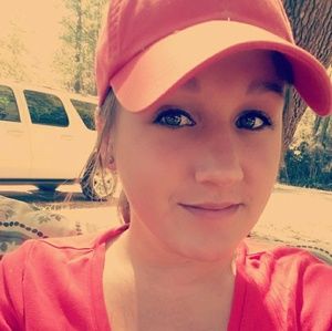 Meet your Posher, Cierra